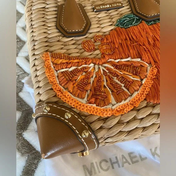 Michael Kors
MALIBU MEDIUM STRAW CROSSBODY - Picture 6 of 10